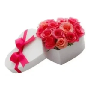 cœur de fleurs en roses roses - Composition romantique et tendre pour Casablanca